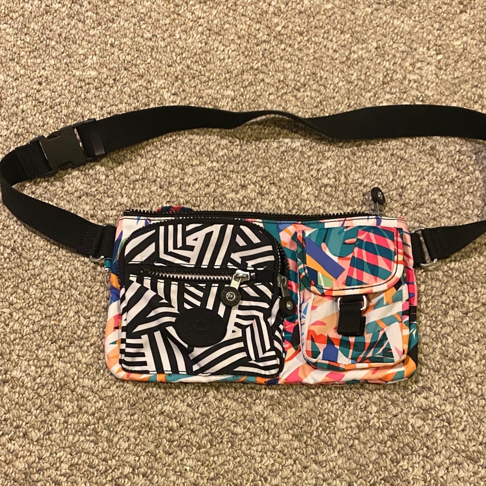 Kipling Vibrant Geometric Waist Bag